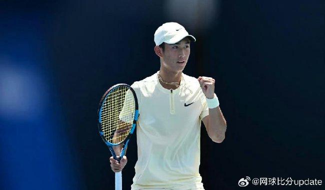 他仍通过 他仍通过